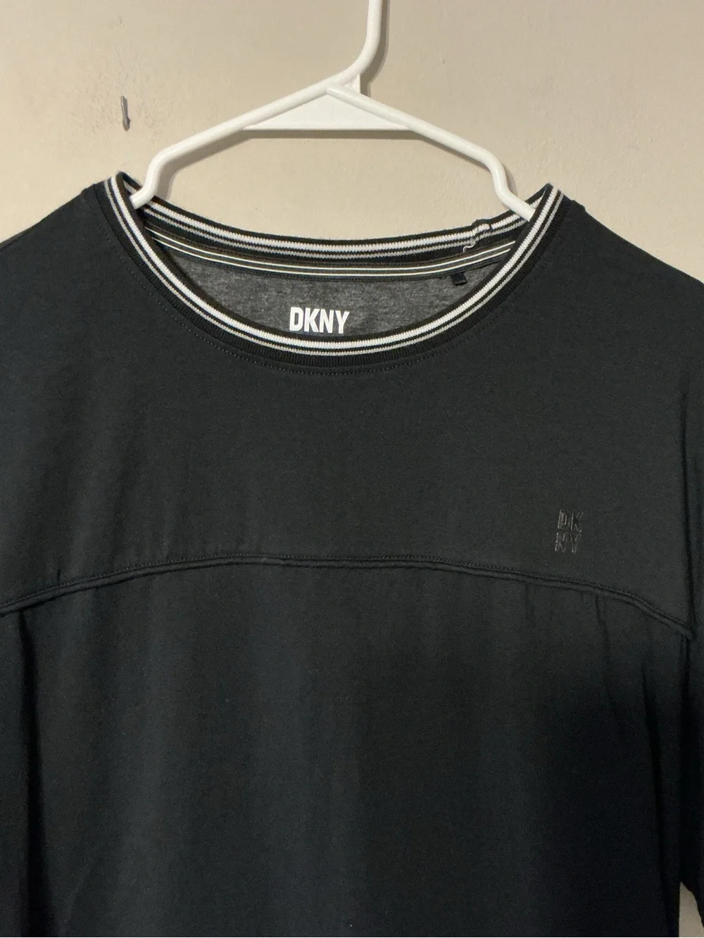 DKNY Black Short-Sleeve Crewneck Tee with Contrast Neck Trim